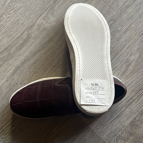 {COACH} Brand New:Pig liver red slip-on shoes US size6B brought from Coach - Picture 5 of 5